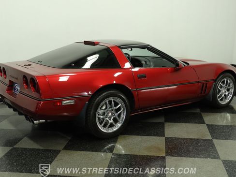 Used 1990 Chevrolet Corvette Coupe RWD image 12