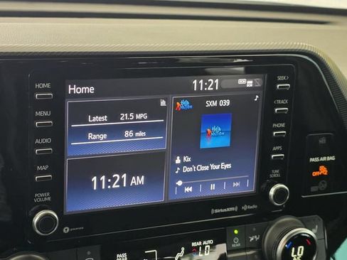 Used 2022 Toyota Highlander XSE FWD image 19