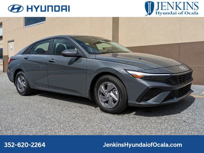 New 2025 Hyundai Elantra SE
