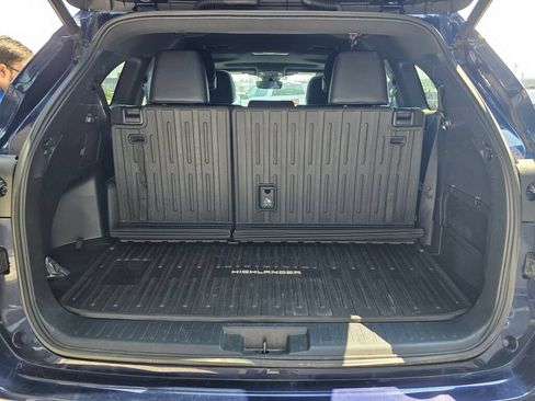 Used 2022 Toyota Highlander XSE AWD/4WD image 14