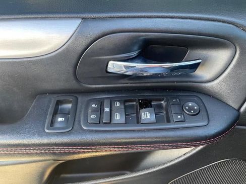 Used 2017 Dodge Grand Caravan GT image 16