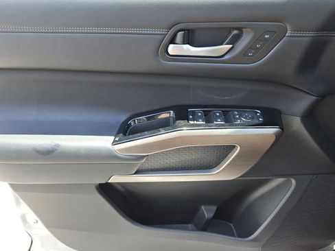 Used 2024 Nissan Pathfinder Platinum w/ Cargo Package FWD image 16
