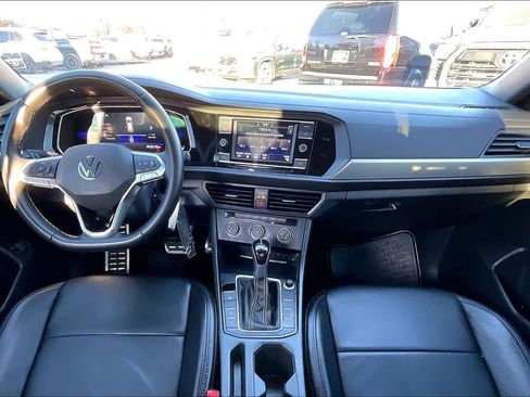 Used 2023 Volkswagen Jetta Sport image 13