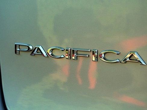 New 2023 Chrysler Pacifica Limited image 11