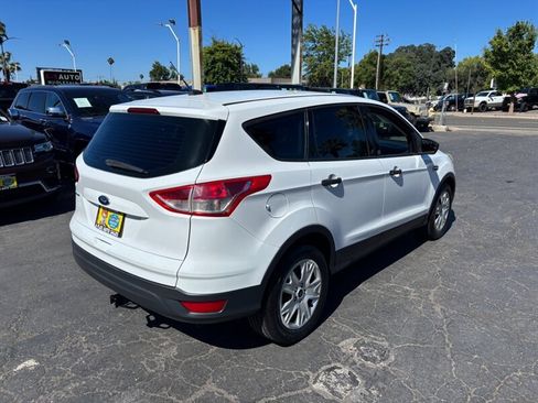 Used 2016 Ford Escape S FWD image 4