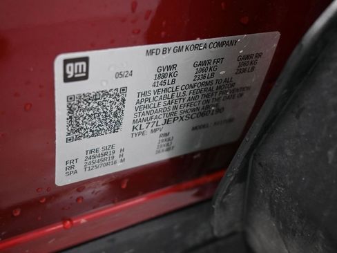 Used 2025 Chevrolet Trax RS w/ Sunroof Package FWD image 20