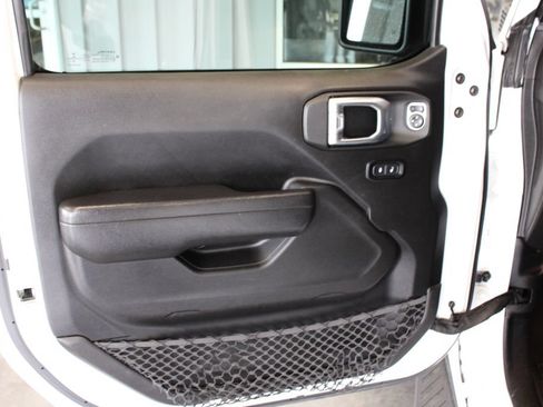 Used 2022 Jeep Wrangler Unlimited Sport w/ Sun And Sound Package AWD/4WD image 34