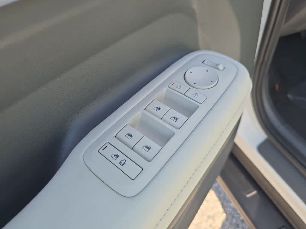 New 2027 Hyundai Santa Fe SEL FWD image 17