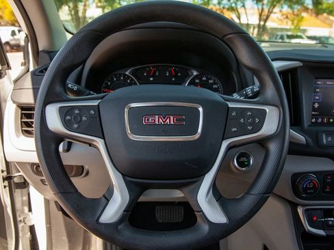 Used 2023 GMC Terrain SLE w/ Driver Convenience Package image 17