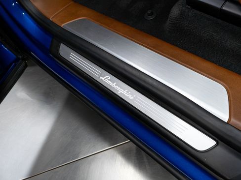 Used 2019 Lamborghini Urus image 62