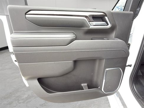 Used 2025 Chevrolet Silverado 3500 LTZ w/ LTZ Plus Package image 31