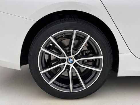 Certified 2022 BMW 330i xDrive Sedan w/ Driving Assistance Package AWD/4WD image 27