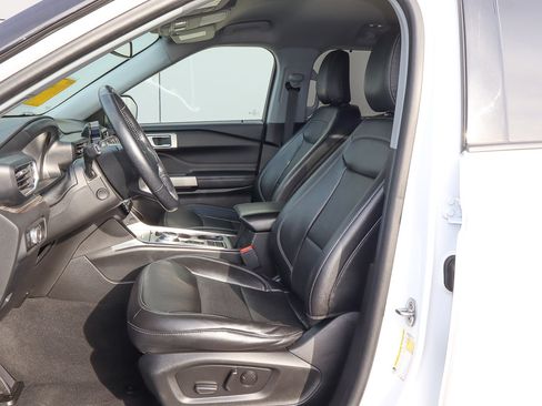 Used 2023 Ford Explorer Limited w/ Equipment Group 301A image 7