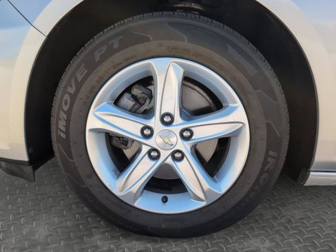 Used 2021 Chevrolet Malibu LS FWD image 11
