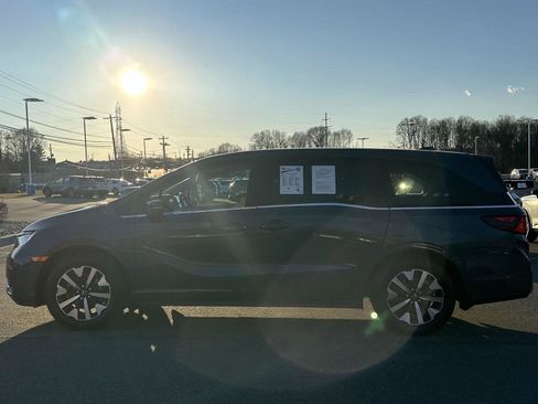Used 2025 Honda Odyssey EX-L image 2