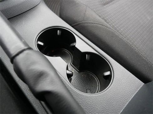 Used 2015 Volkswagen Jetta S image 32