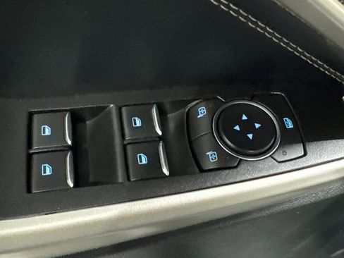 Used 2021 Ford Explorer XLT image 18