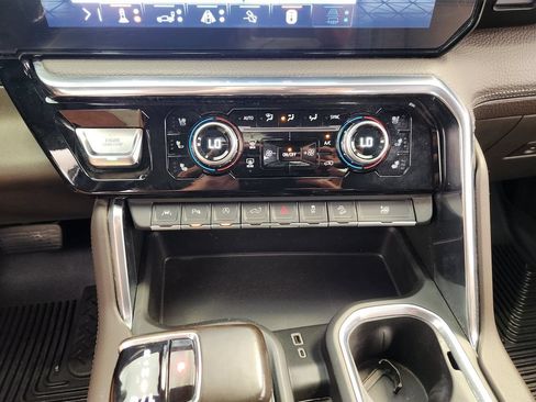 Used 2024 GMC Sierra 1500 Denali w/ Denali Reserve Package AWD/4WD image 18