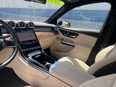 Used 2026 Mercedes-Benz GLC 300 image 17
