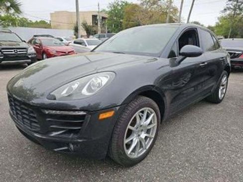 Used 2018 Porsche Macan AWD/4WD image 1