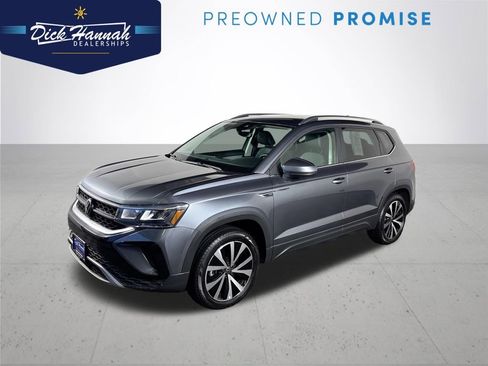 Certified 2023 Volkswagen Taos SE image 1