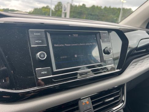 Certified 2022 Volkswagen Taos S FWD image 8