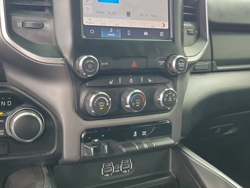 Used 2024 RAM 1500 Big Horn AWD/4WD image 28