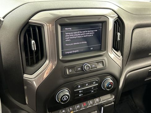 Used 2024 Chevrolet Silverado 1500 Custom image 16