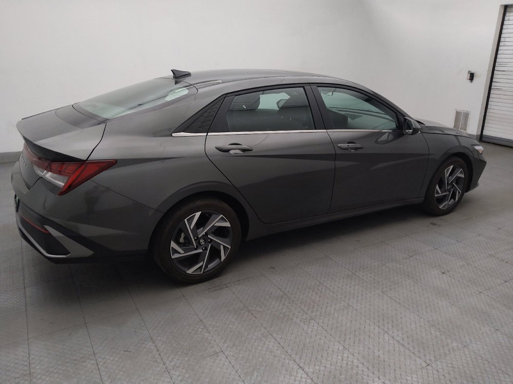 Used 2025 Hyundai Elantra SEL FWD image 10