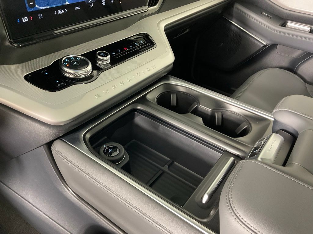 New 2027 Ford Expedition Max Active RWD image 21
