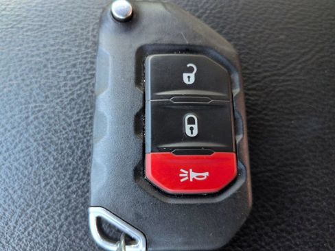 Used 2021 Jeep Wrangler Unlimited Sport AWD/4WD image 26
