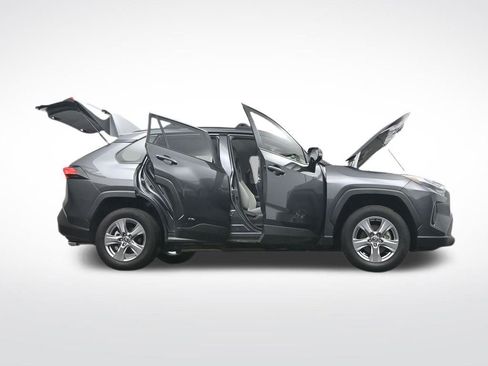 Used 2025 Toyota RAV4 XLE image 46