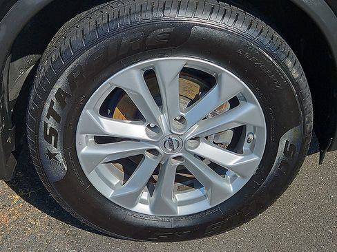 Used 2016 Nissan Rogue SV AWD/4WD image 8