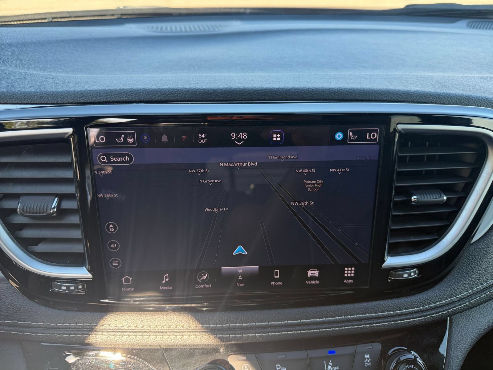 Used 2025 Chrysler Pacifica Limited FWD image 19