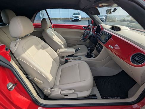 Used 2014 Volkswagen Beetle TDI image 21