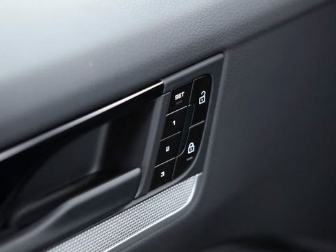Certified 2026 Porsche Cayenne Coupe AWD/4WD image 24