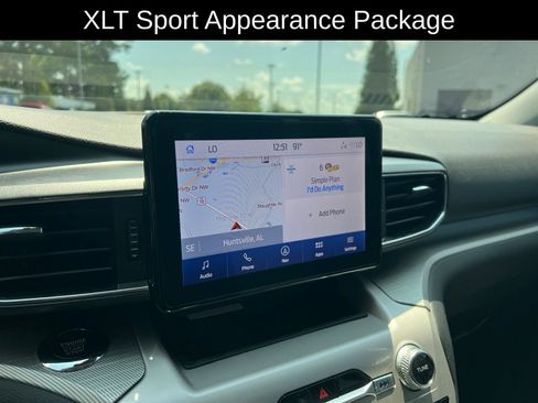 Used 2024 Ford Explorer XLT w/ Equipment Group 202A AWD/4WD image 7