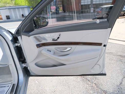 Used 2016 Mercedes-Benz S 550 Sedan image 37