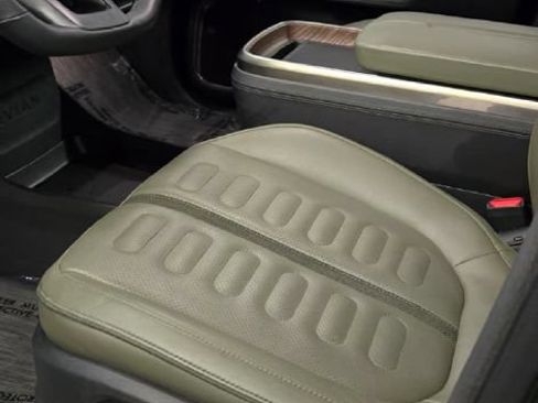 Used 2023 Rivian R1S Adventure AWD/4WD image 10
