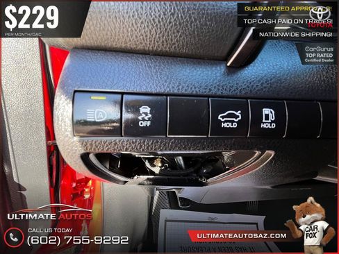 Used 2019 Toyota Camry SE w/ Carpet Mat Package FWD image 23