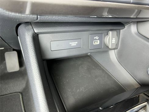 New 2025 Acura Integra image 21