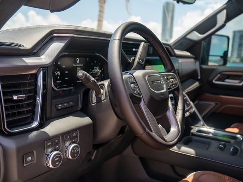 Used 2026 GMC Sierra 2500 Denali Ultimate AWD/4WD image 30