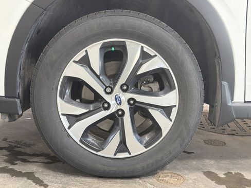 Used 2020 Subaru Outback Touring w/ Popular Package #2 image 9