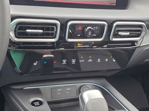 New 2026 Nissan Sentra SV FWD image 22