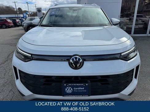 Certified 2025 Volkswagen Tiguan SE AWD/4WD image 2