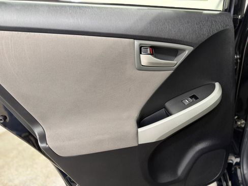 Used 2013 Toyota Prius Three w/ Solar Roof Pkg image 33