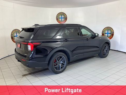 Used 2025 Ford Explorer ST-Line w/ ST-Line Street Pack AWD/4WD image 22