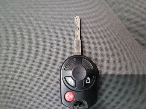 Used 2018 Ford Escape SE FWD image 32