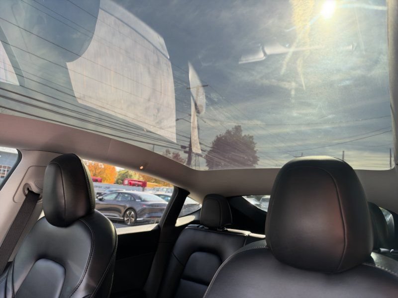 Used 2021 Tesla Model Y Long Range AWD/4WD image 19