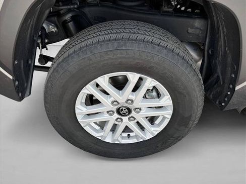 Used 2025 Toyota Tundra SR5 AWD/4WD image 9
